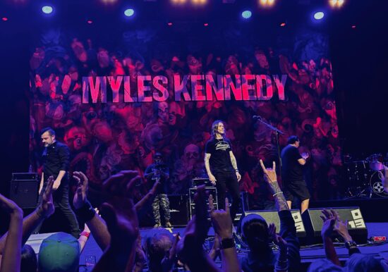 myles-kennedy-in-013